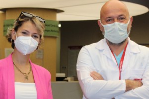 EŞİNİN HASSASİYETİ MEME KANSERİ OLAN GENÇ KADININ HAYATINI KURTARDI