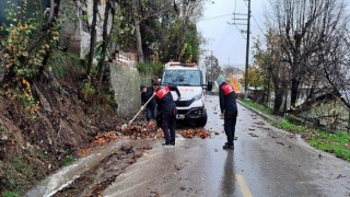 Büyükşehir ekipleri fırtınada teyakkuzdaydı