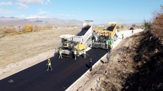 Büyükşehir, Erciş’te 3 Mahalle Yolunu Daha Asfaltladı