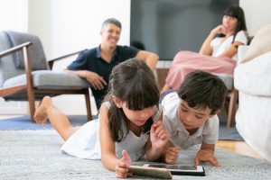 Türkiye’de yetişkinlerin %62'si çocukları için koydukları kurallara uymakta zorlanıyor