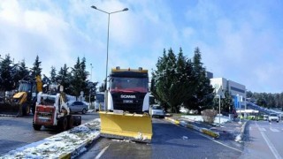 Karla mücadele ekipleri ilçe ve köy yollarında hazır