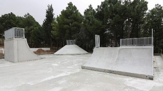 Kocaeli’nin ilk sentetik buz pisti tamamlanıyor