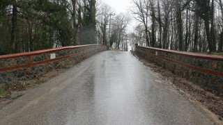 Kutluca köy mezarlığına taş duvar