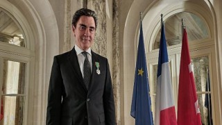 Pernod Ricard Ortadoğu Kuzey Afrika ve Türkiye Genel Müdürü Selçuk Tümay’a Fransa Hükümetinden Şövalye Liyakat Nişanı