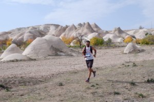 Ülkemizin yüz akı organizasyonlarından biri olan Salomon Cappadocia Ultra-Trail®’e 2022 yılında 3.000’e yakın sporcunun katılması bekleniyor