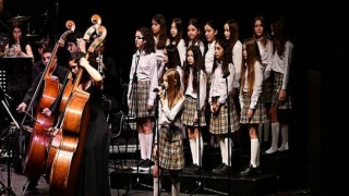 Akranlarına ara tatil için Aşık Veysel’den Mozart’a uzanan bir müzik listesi hazırladılar