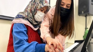 Alzaymır Hastlalarına Piyano Eğitimiyle Hafıza Jimnastiği!