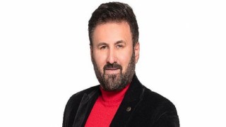 Ayhan Taylan’ dan Bir Sezen Aksu Klasiği ‘Sen Ağlama’…