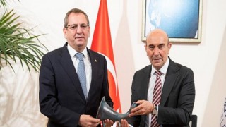 Başkan Soyer Ayvalık Belediye Başkanı Ergin’i ağırladı