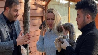 Meltem Demir, yılanla zor anlar yaşadı