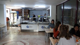 Üniversite öğrencileri sıcak yuvalarına kavuştu