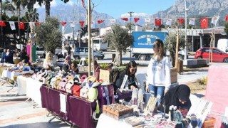 Kemer’de Üreten ev Hanımları Kermesi Düzenlendi