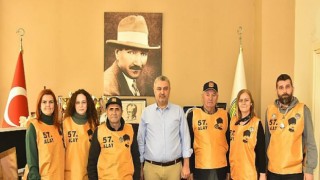 57. Alay Yürüyüş Komitesi Üyeleri Belediye Başkanı Ulaş Yurdakul’u Ziyaret Ettiler
