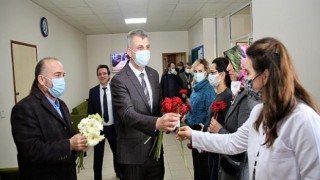 Başkan Sezer ve İlçe Başkanı Seymen Sağlık Çalışanlarının Tıp Bayramını Kutladı