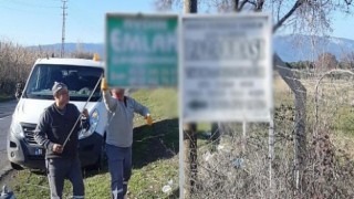 Burhaniye’de Reklam Tabelaları Kaldırılıyor