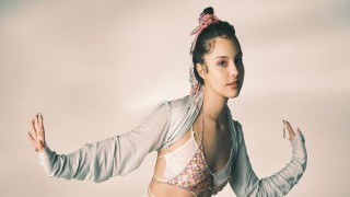 Bade İlk Albümünün Çıkış Şarkısı “Fragile” İle Müzik Dünyasına Adım Atıyor