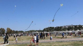 ​Didim’de Gökyüzü Yüzlerce Uçurtma İle Renklendi