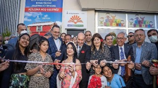 İzmir’de Roman Kültürü Araştırma Kütüphanesi açıldı