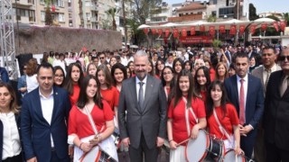 Menemen’de 23 Nisan coşkusu