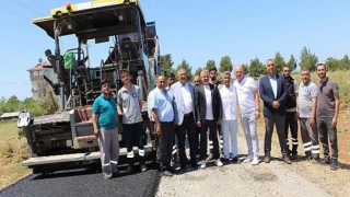 Büyükşehir Manavgat Sülek’e sıcak asfalt yapıyor