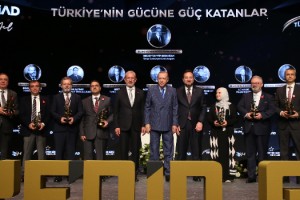 MÜSİAD 32. KURULUŞ YILDÖNÜMÜNDE TÜRKİYE’NİN GÜCÜNE GÜÇ KATAN İSİM VE MARKALARI ÖDÜLLENDİRDİ