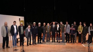 Tiyatro Yaşlıların Ayağına Gitti