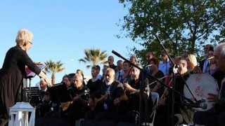 Türküler Anneler İçin Söylendi