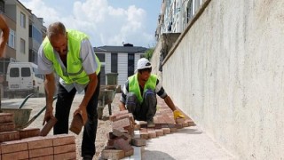 21 Sokakta Kaldırım Yapımı Sürüyor