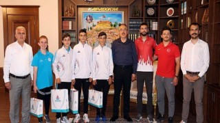 Başkan Savran Başarılı Sporcuları Ödüllendirdi