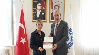 Egeli akademisyenden Lydia seramik kültürüne ışık tutan eser