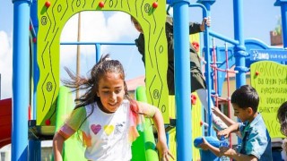 Geri Dönüştürülmüş Plastik Atıklar Ağrı’da Çocuklara Oyun Parkı Oldu