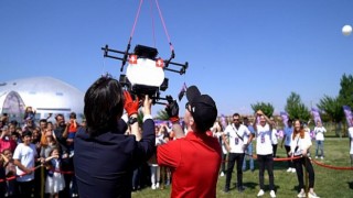 Konya Bilim Merkezi’nden uzaya gönderilen dondurma, yolculuğunu 2,5 saatte tamamlayarak erimeden Dünya’ya döndü.