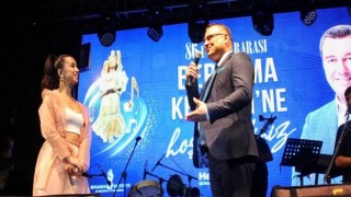 Sanatçı Tuğba Yurt binlerce seveni ile buluştu