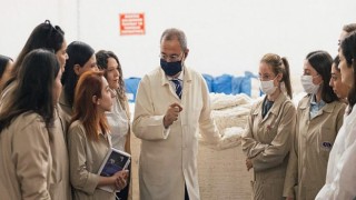 Sanko Holding Yönetim Kurulu Başkanı Adil Sani Konukoğlu Sanko Holding’in Kadın Mühendisleriyle Bir Araya Geldi