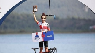 Santini Quens Bisiklet Turunun Şampiyonu Duru Bulgur Performans Takımından Azize Bekar