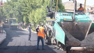Sıcak Asfalt Çalışması Tamamlanan Gökkuşağı Sokak Yeniden Trafiğe Açıldı