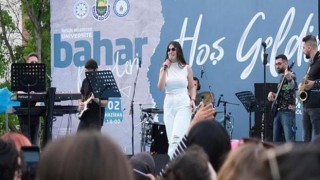 Üniversite Yaza Konserle Merhaba Dedi