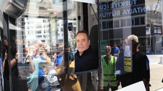 Antalya Büyükşehir’in araç filosuna elektrikli otobüs