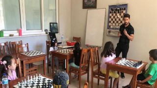 Burhaniye Belediyesi Gençlik Merkezi Yaz Kurslarına Yoğun İlgi