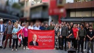 CHP Konak Gençlik kolları KYK borçlarındaki faizin kaldırılmasında öncü olan Kemal Kılıçdaroğlu’na teşekkür etti.