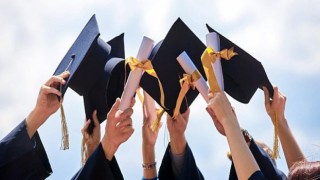Ünüversiteden Mezun Olanların Yüzde 38’i Kendi Alanından Farklı Bir İşte Çalışıyor
