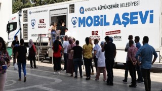 Antalya Büyükşehir’in aşure ikramları sürüyor