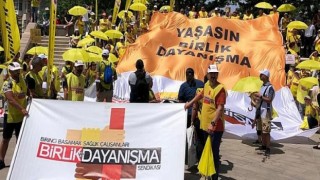 Birlik ve Dayanışma Sendikasından Yönetmelik Tepkisi: İhtar puanı alanın maaşı kesilerek Sağlık çalışanları susturulmak isteniyor