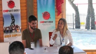 CHP İzmir Milletvekili Av. Sevda Erdan Kılıç, Gençlere Umut Aşıladı İktidarı seçimle almamıza az kaldı. Bu felaketi, enkazı hep birlikte kaldıracağız
