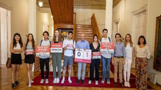 İzmir Büyükşehir Belediye Başkanı Tunç Soyer Change.org Üzerinden Gençlere Destek Mesajı Yayınladı