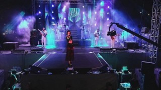 İzmirliler 30 Ağustos’u Zeynep Bastık konseriyle kutladı