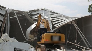 Nilüfer’de kaçak yapılar yıkılıyor