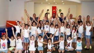 Sanat ve Kişisel Gelişim Atölyeleri’nde rengarenk final: Minikler yeteneklerini sergiledi