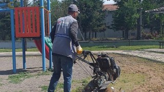 Sincan Belediyesi Yeşil Alanlarda Bakım Çalışmalarını Titizlikle Yapıyor