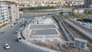 Cevher Dudayev Mahallesi’ndeki Parkın Yapımı Sürüyor